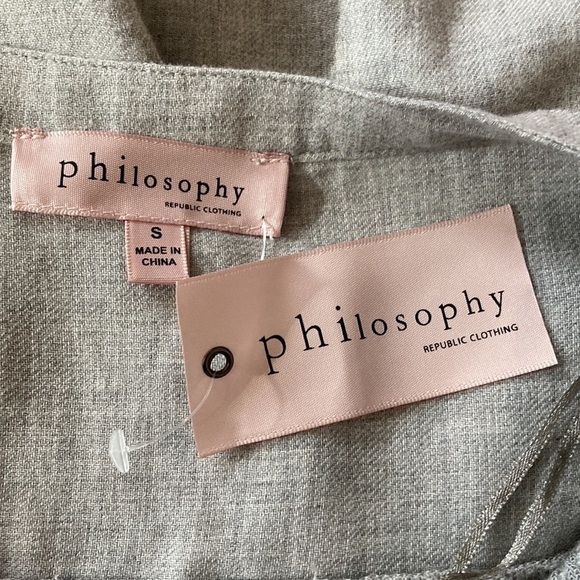 Philosophy small top long bell sleeves gray smocked v-neck boho - Picture 12 of 14